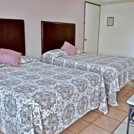 Hotel Posada Centenario อิกซ์มีกิลปัน ภายนอก รูปภาพ