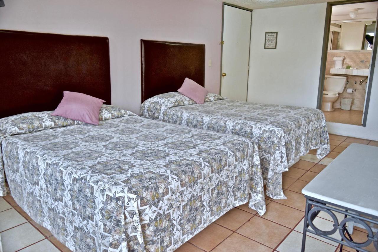 Hotel Posada Centenario อิกซ์มีกิลปัน ภายนอก รูปภาพ