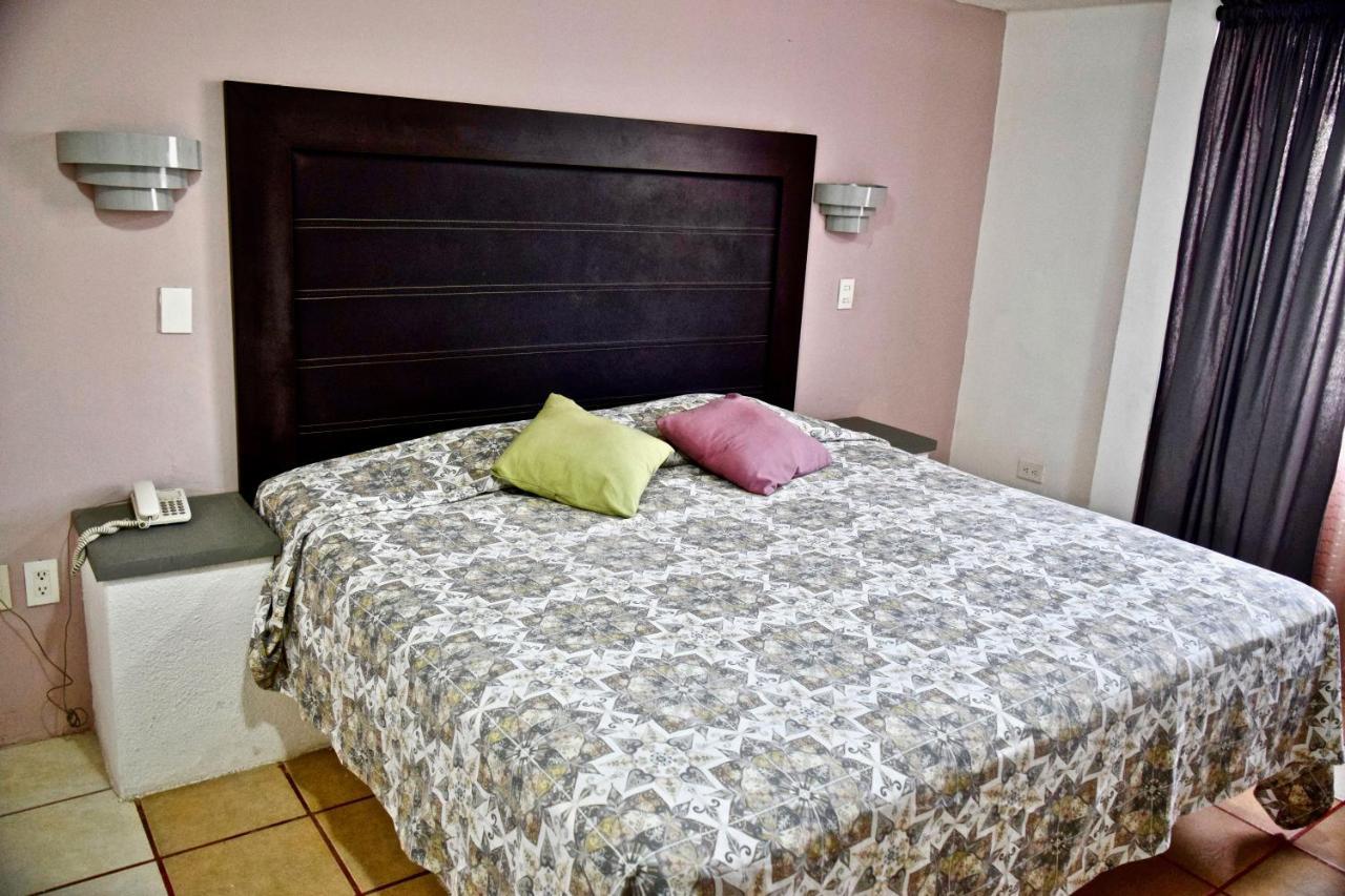 Hotel Posada Centenario อิกซ์มีกิลปัน ภายนอก รูปภาพ