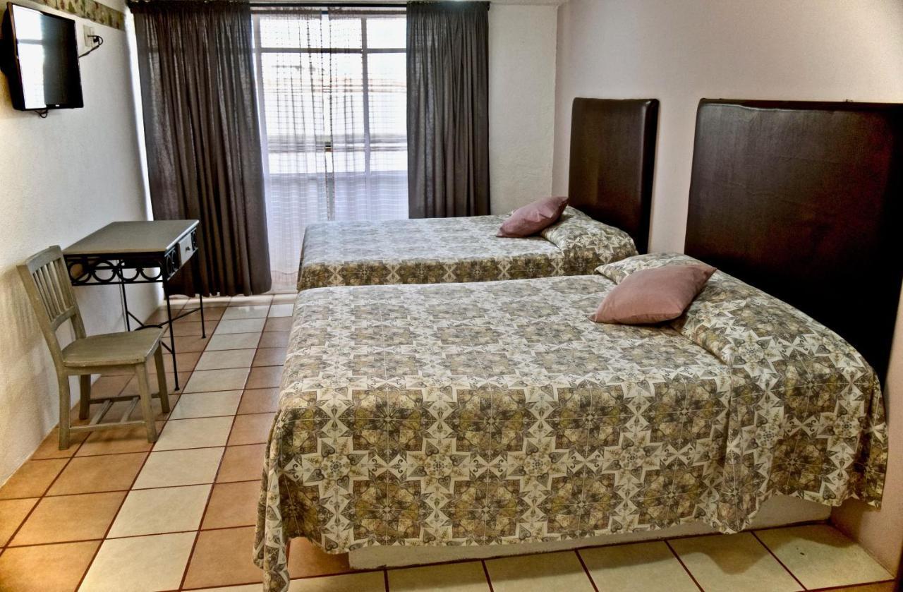 Hotel Posada Centenario อิกซ์มีกิลปัน ภายนอก รูปภาพ